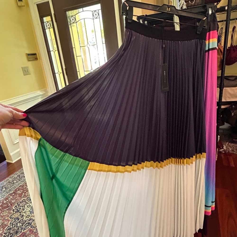 BCBG NEW pleaded MAXI SKIRT